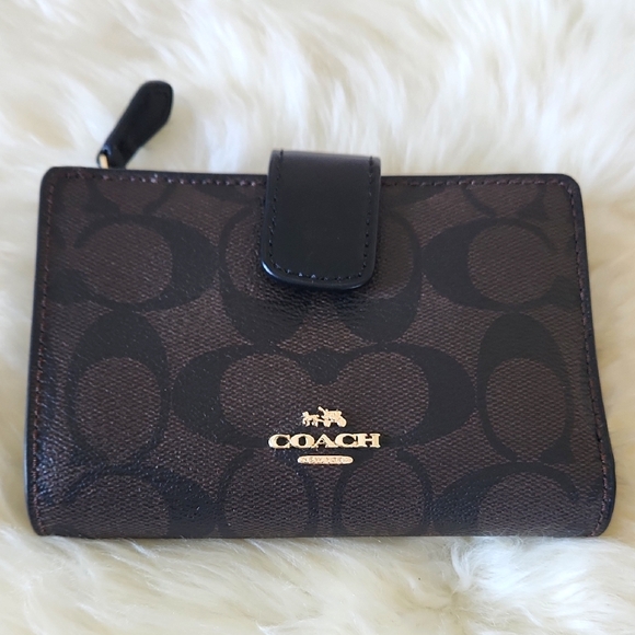 Beautiful NWOT Coach Signature Black Leather Corner Zip Snap Wallet 🖤🤎🎁 - Picture 1 of 15